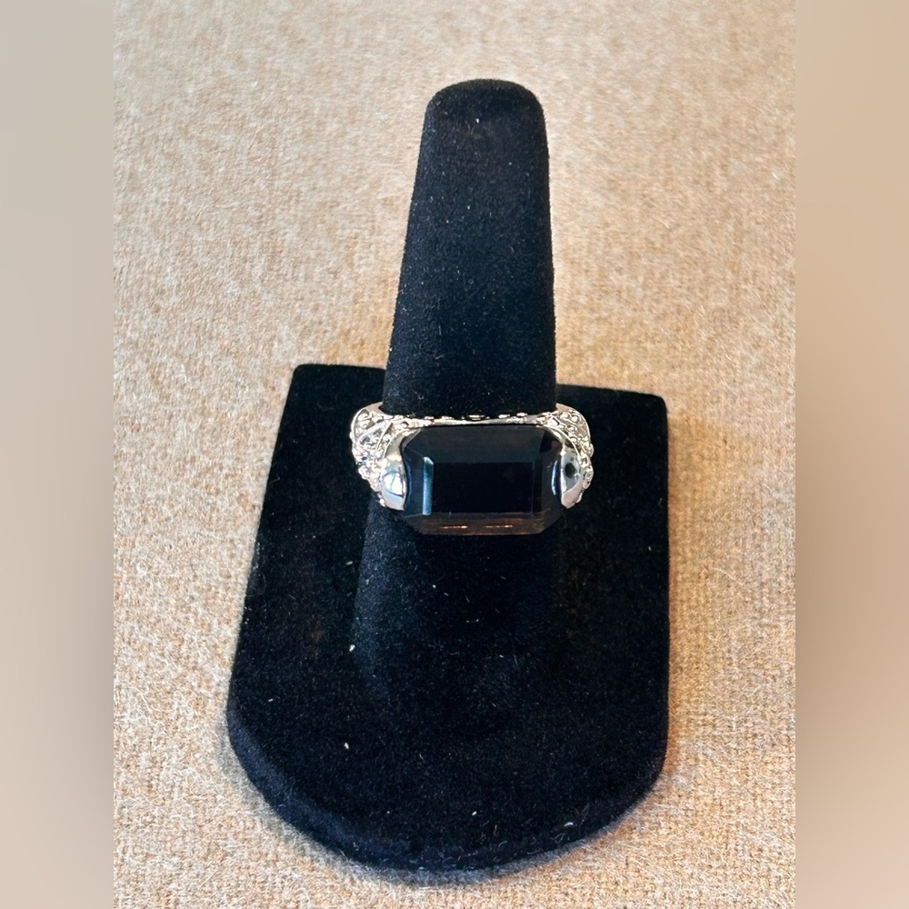 Lia Sophia cocktail ring with Espresso center stone set in silver tone, like new